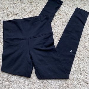 Ivivva black leggings